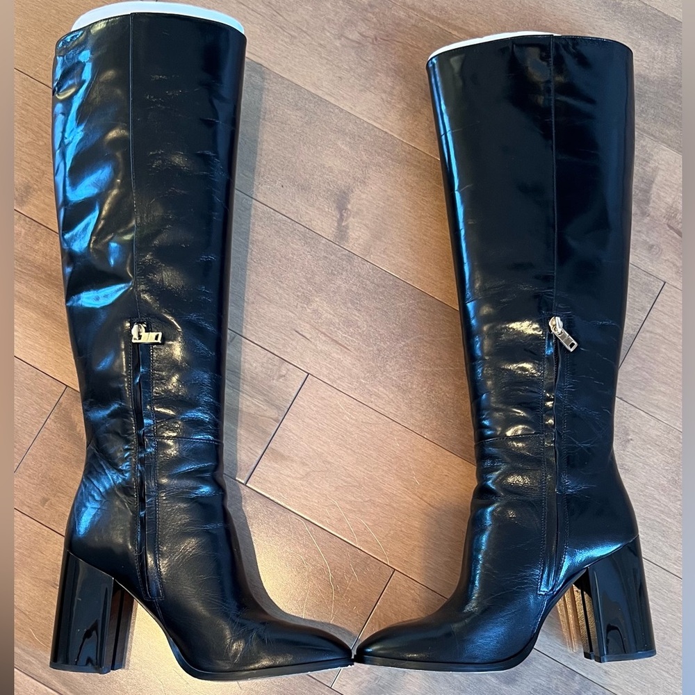Coach Black Leather Knee-High Heeled Boots with Side Zip. - Picture 4 of 10